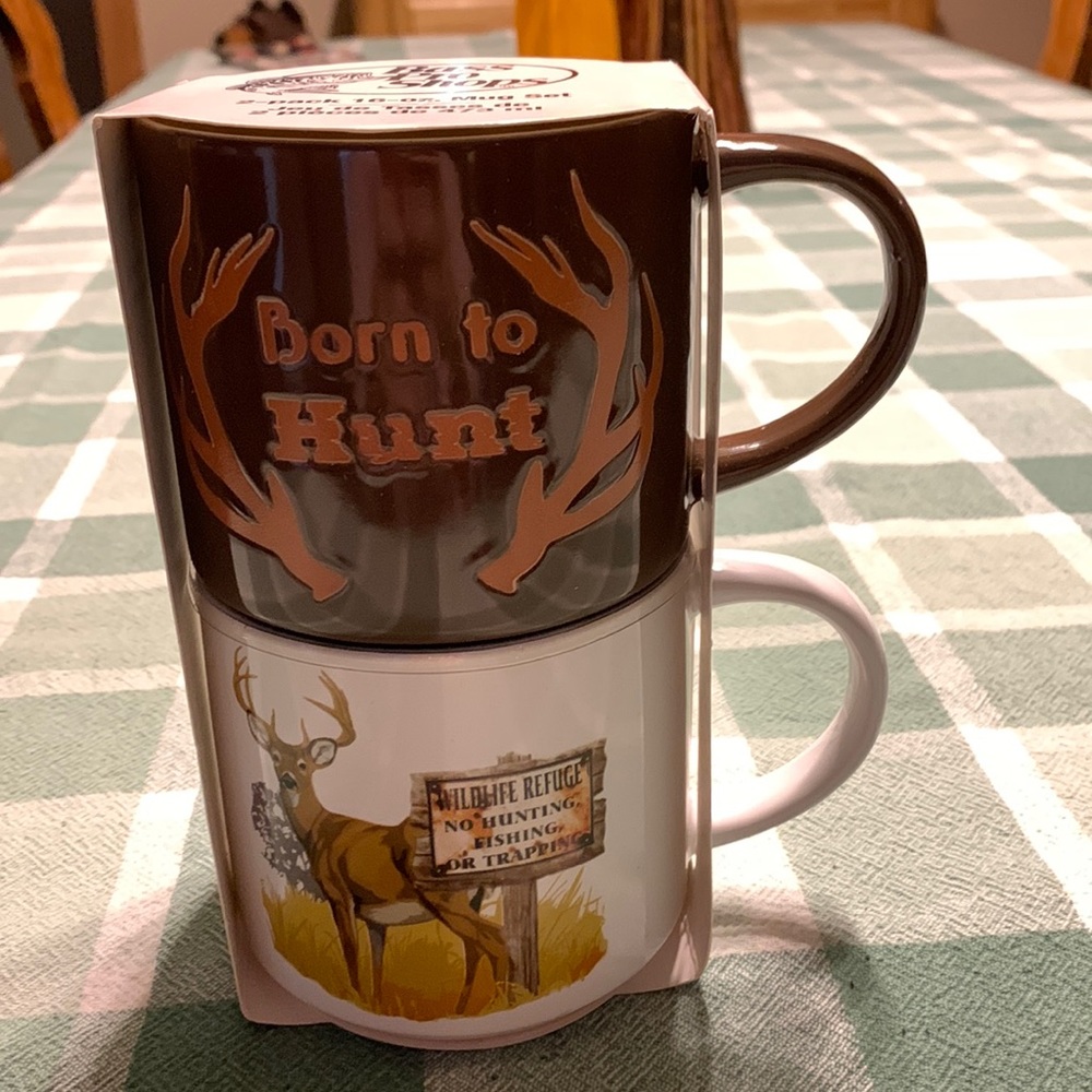 Bass Pro Shop mug set